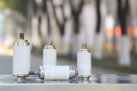 真空開關(guān)管接觸點(diǎn)選什么材質(zhì)好？一般為銅合金！